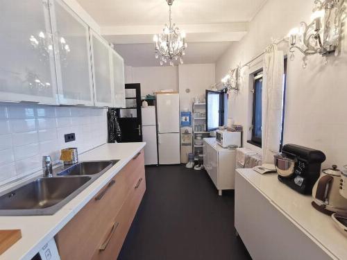 Dorobanti-Capitale, apartment in renovated interwar villa 4