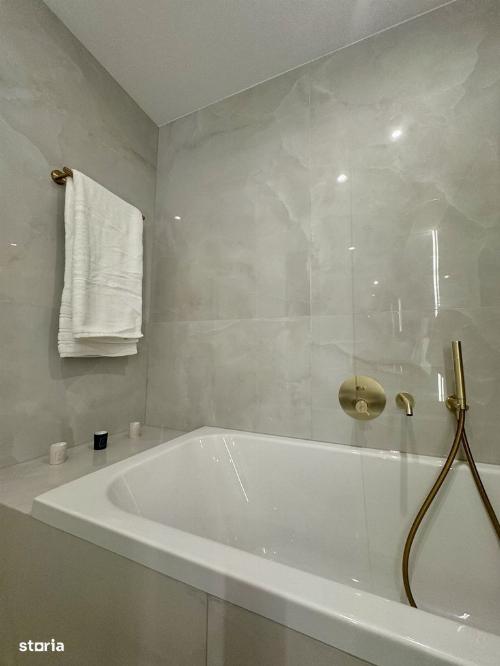 Double Curtain Studio Northt 13