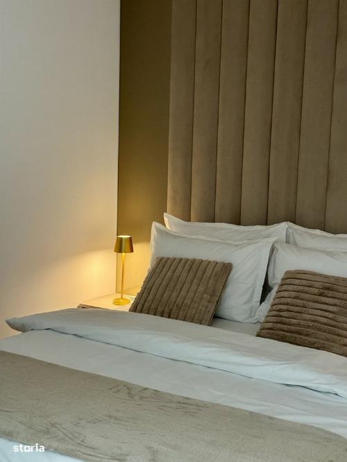 Double Curtain Studio Northt 7