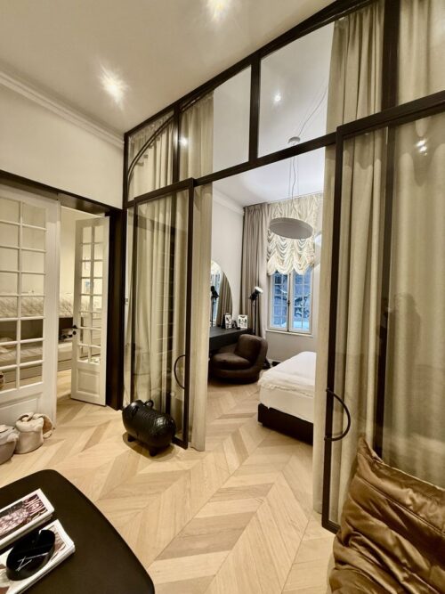 Crosspoint Imobiliare – Crosspoint Real Estate- Apartament interbelic complet renovat / Tavane înalte / Parcare - crosspoint-imobiliare.ro