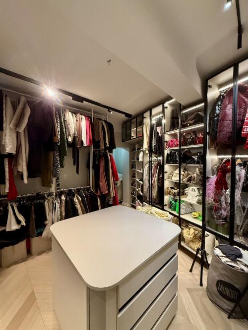 Apartament interbelic complet renovat / Tavane înalte / Parcare 12