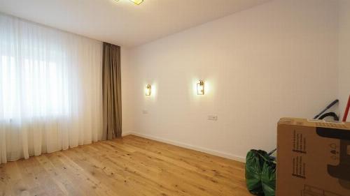 4-room apartment, 180 sqm, Herastrau Park, 2 parking lots 12