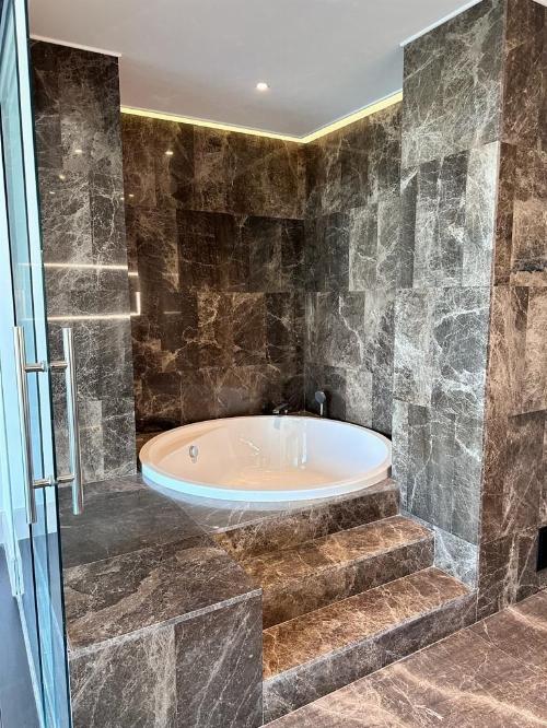 Penthouse Premium cu view peste Floreasca 9