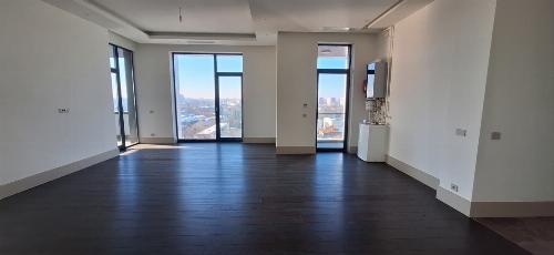 Penthouse with 3 Bedrooms with view over Floreasca 4