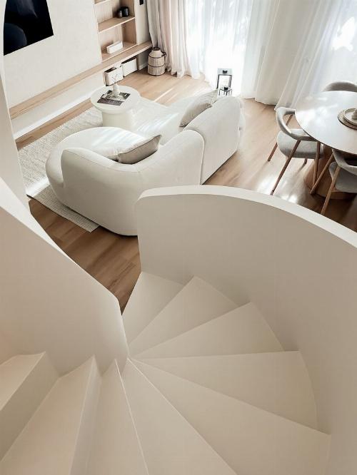 2 SUPERBLY APPOINTED ROOMS | PARKING | SPEAKER 1