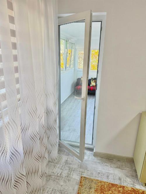 Apartament 2 camere Parc Bazilescu de inchiriat. 3