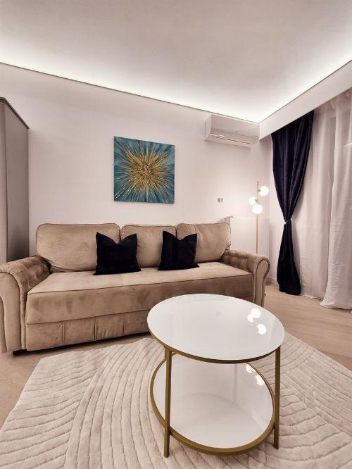 For rent 2 room apartment – Cortina North 2