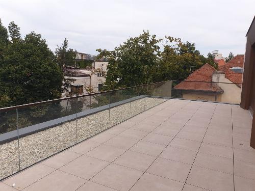 Aviatorior, 4-room apartment and own courtyard 3