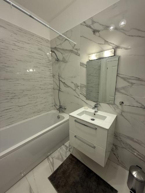 I rent a 2-room apartment – Pipera, parking space included 8