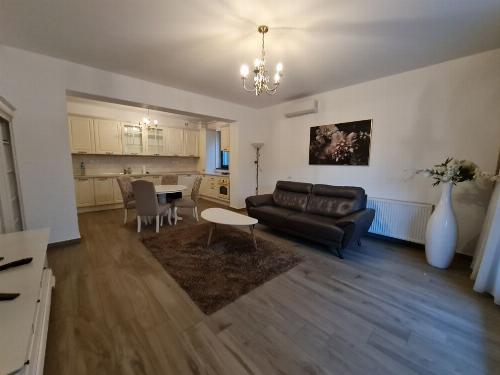 Boutique block / 3 rooms fully furnished and equipped 2