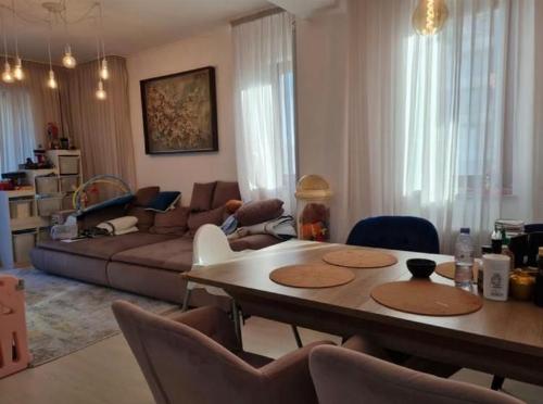 4 Camere | 2 locuri de parcare | Curte proprie 2