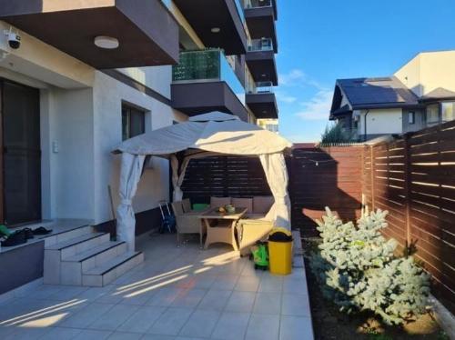 4 Camere | 2 locuri de parcare | Curte proprie 10