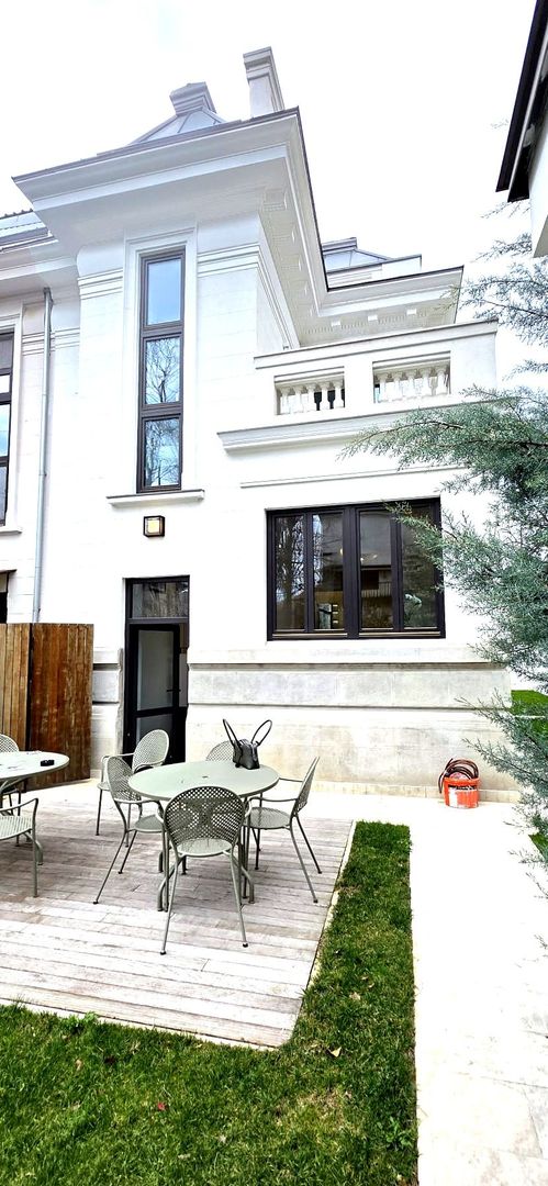 Inchiriere case Constanta - Vila premium cu arhitectura contemporana. Rezidential sau birou - crosspoint-imobiliare.ro