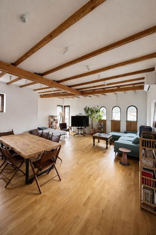 2 properties in 1: 4-room apartment + hotel studio in the attic 13