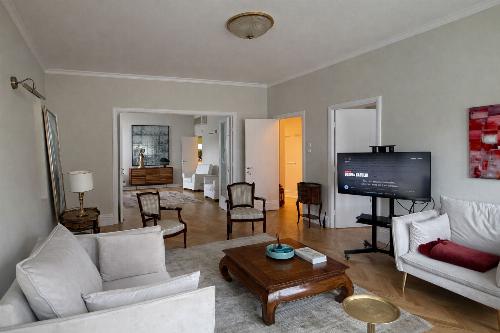 2 properties in 1: 4-room apartment + hotel studio in the attic 4