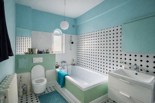 2 properties in 1: 4-room apartment + hotel studio in the attic 10