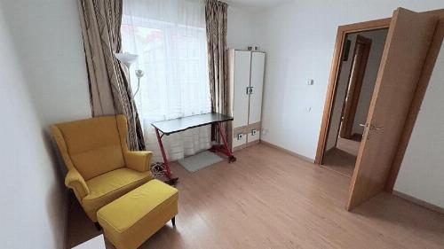 Modern, pet-friendly villa for rent | Generous terrace | 2 parking spaces | 6