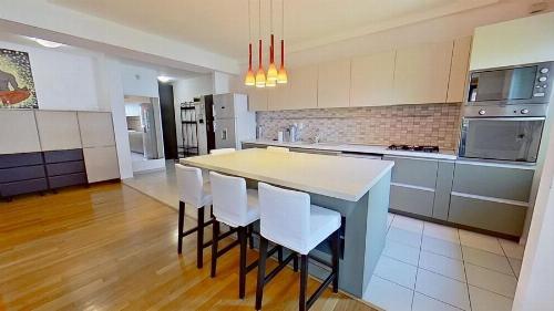 3 room apartment | 2 parking lots | Shop | Iancu Nicolae – near the forest 3