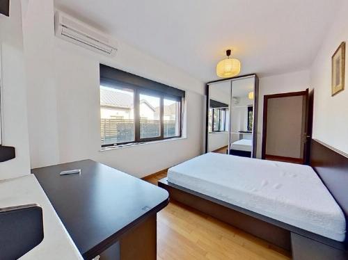 3 room apartment | 2 parking lots | Shop | Iancu Nicolae – near the forest 5