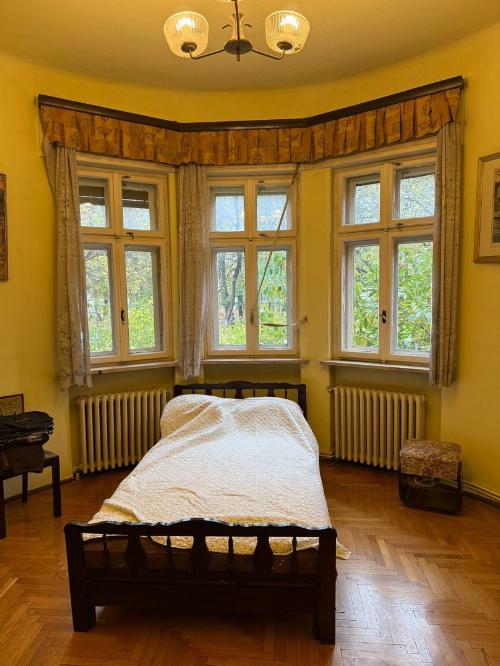 Residence in an interwar villa | Heritage Architecture | 4 rooms 9