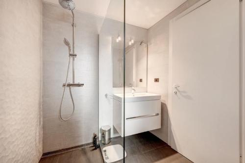 Bloc boutique / complet mobilat și utilat / parcare 6