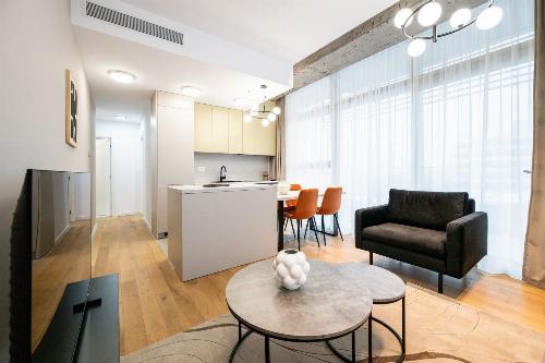 Up Site / prima închiriere 1