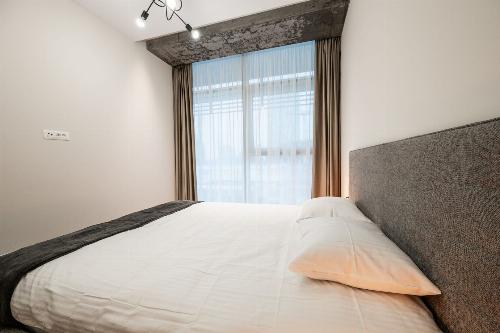 Up Site / prima închiriere 15