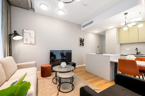 Up Site / prima închiriere 4