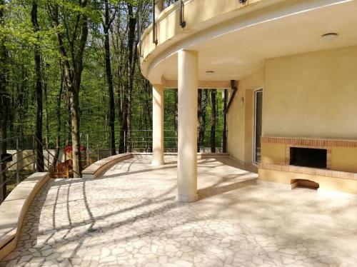 Apartament 4/5 camere exclusivist, cu garaj, în Pădurea Băneasa 1