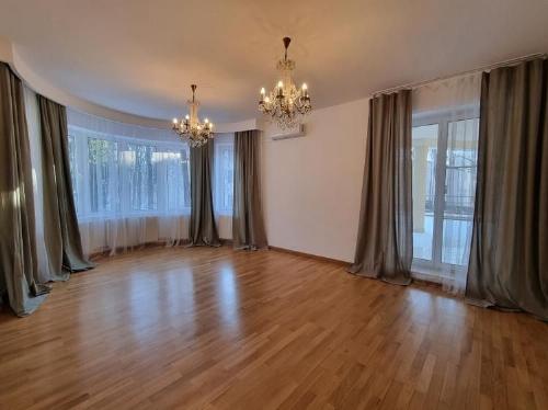 Apartament 4/5 camere exclusivist, cu garaj, în Pădurea Băneasa 4