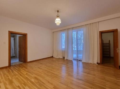 Apartament 4/5 camere exclusivist, cu garaj, în Pădurea Băneasa 7