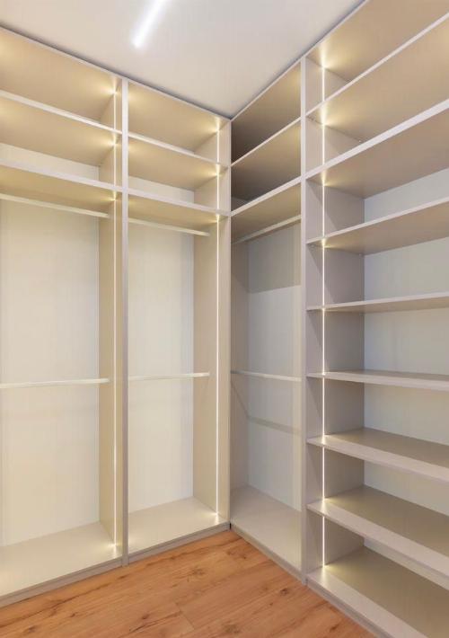 Spectacular 4-room penthouse with panoramic terrace 13