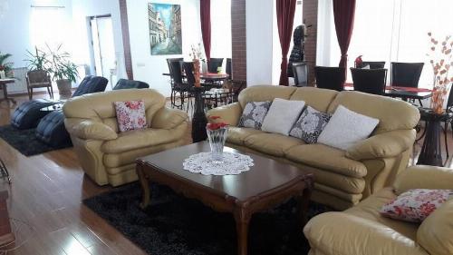 Proprietate Individuală pe Malul Lacului | 450 mp + 200 mp Mansardă | Afumati 9