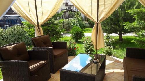 Proprietate Individuală pe Malul Lacului | 450 mp + 200 mp Mansardă | Afumati 10