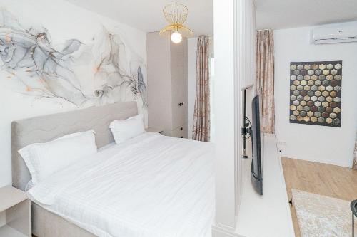 Studio Pipera H Lake- Garden 6