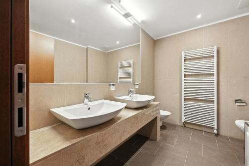 Apartament premium 3 camere | 3 băi | 2 parcări | boxă | Băneasa 7