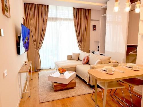 First Rental, Up-Site 6