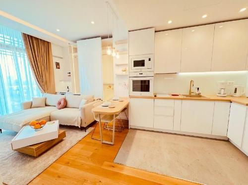 First Rental, Up-Site 7