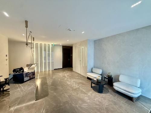 One Lake Club / fully furnished and equipped apartment 8