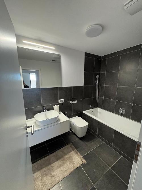 2 Room Apartment – Avalon 7