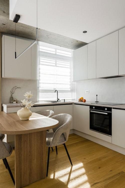 Spectacular fully furnished apartment. Parking and speaker included. 11