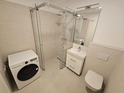 2 camere lux / vedere lac / parcare si boxa incluse 13