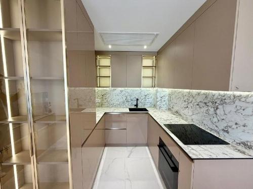 New Apartment / ONE LAKE CLUB 3