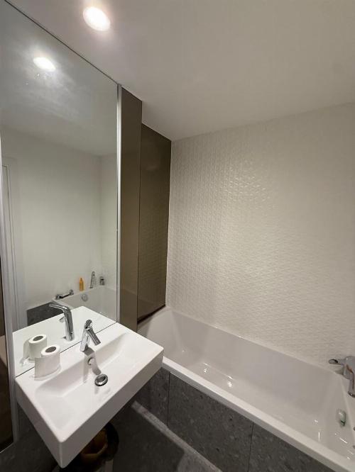 Aviation | Office Spaces | Immediate access to the metro and business area 4