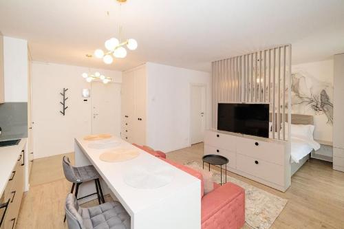 Inchiriere studio in complexul residential H Pipera Lake – Pipera 7