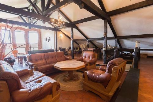 Villa with view of Snagov Lake | 7 rooms | Land area 4,181 sq m 3