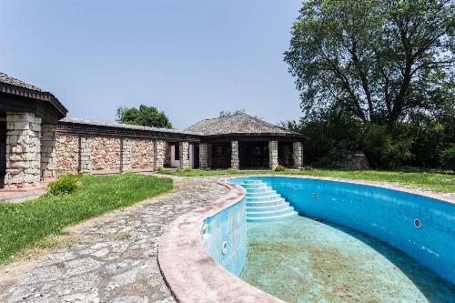 Villa with view of Snagov Lake | 7 rooms | Land area 4,181 sq m 5