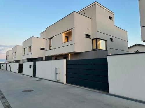 Premium Individual Villa 5min from Iancu Nicolae Pipera 7