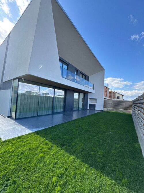 Vila Pipera  550 MP - Duplex modern cu tehnologie SMART | 5 camere | Garaj dublu | Zonă rezidențială l - crosspoint-imobiliare.ro
