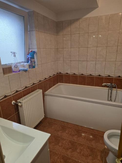 Vilă de închiriat în complex rezidențial | 4 camere | Curte proprie | 3